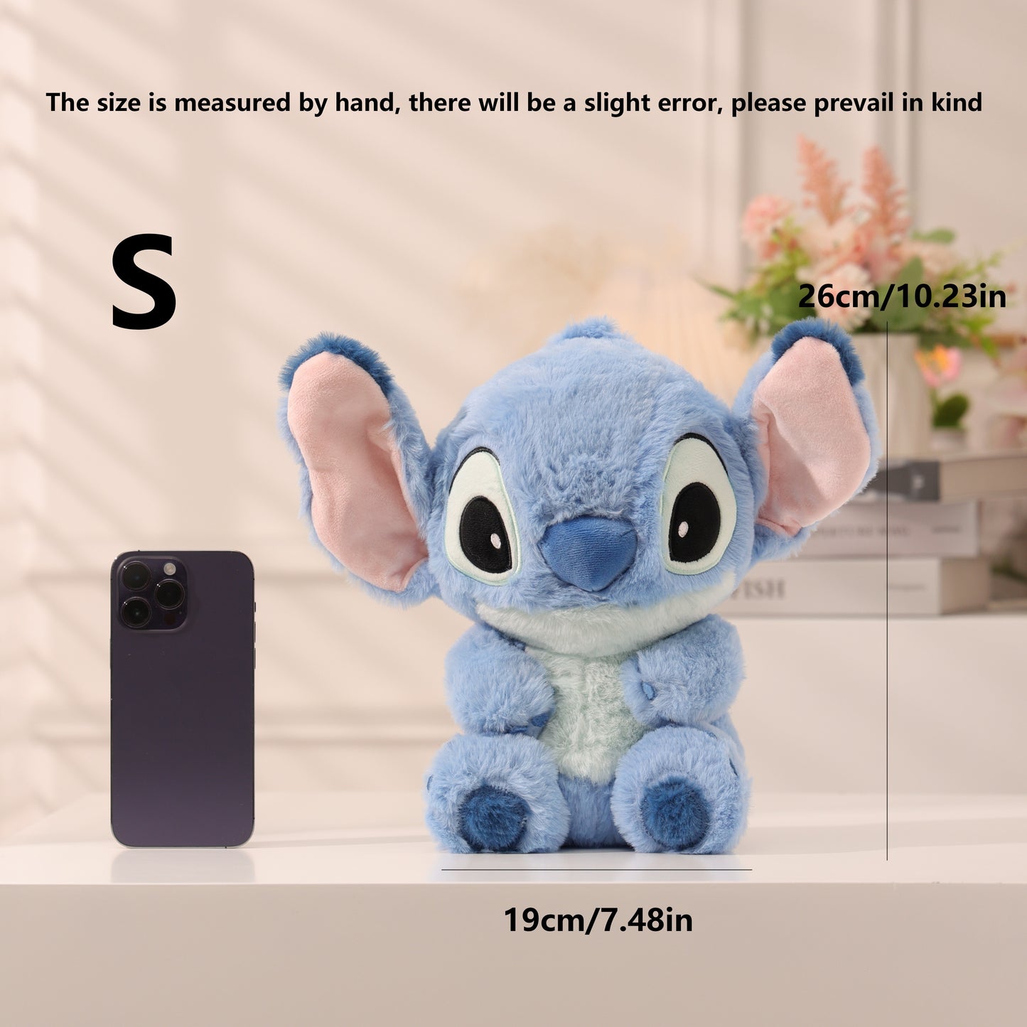 Disney Poupée Assise de la Série Basique Stitch, Cadeau d'Anniversaire Mignon et Doux en Peluche Disponible dans Diverses Tailles
