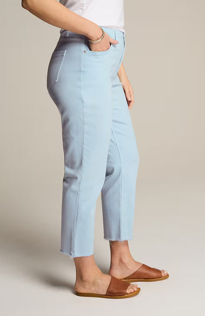 Curvy-Fit Fringe-Hem Crops