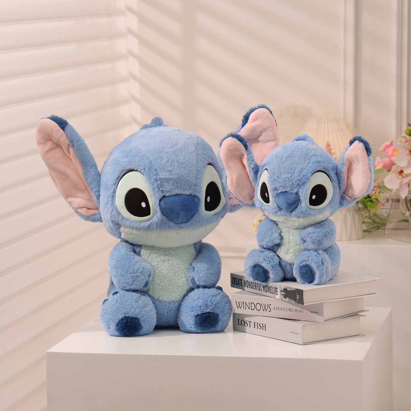 Disney Poupée Assise de la Série Basique Stitch, Cadeau d'Anniversaire Mignon et Doux en Peluche Disponible dans Diverses Tailles