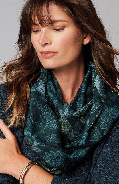 Featherweight Infinity Scarf