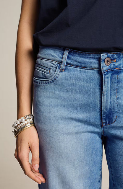 Wide-Leg Cropped Jeans