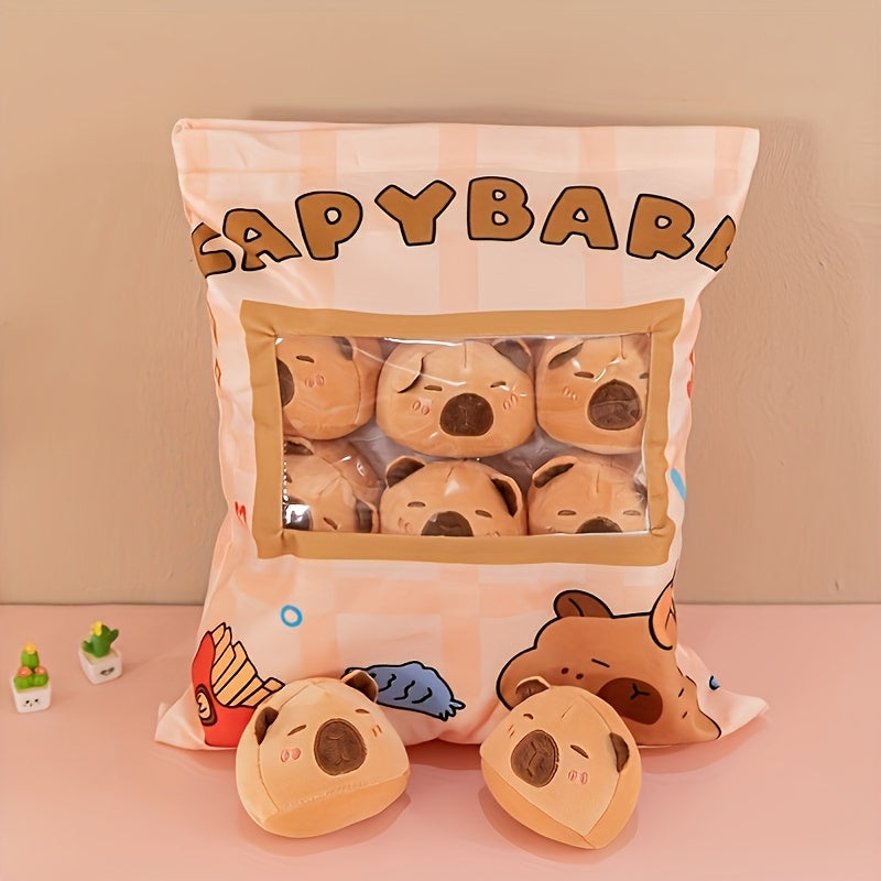 Adorable ! Ensemble de Coussins en Forme de Capybara Arrive. Plusieurs Pièces dans un Sac à Carreaux Rose avec Fenêtre Transparente pour des Visages Mignons Vus. Parfait pour la Décoration Maison ou comme Coussins Confort Quotidiens